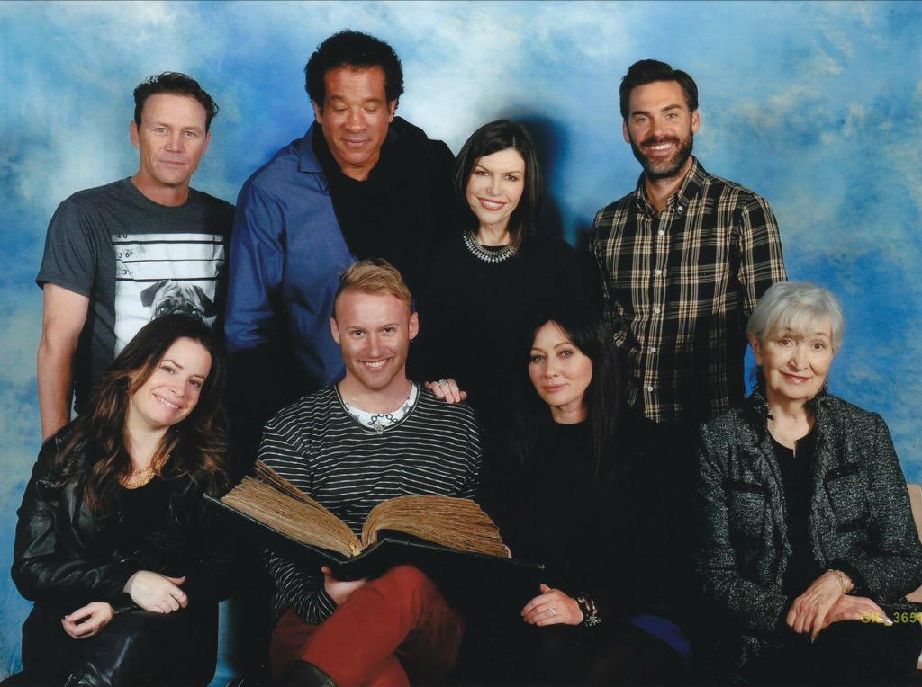 iio4eva's tweet photo. @kylietimpani me too! Missing @DohertyShannen @H_Combs @finolahughes @thebriankrause @drewfuller @doriangregory http://t.co/7q7iAXQ53Q