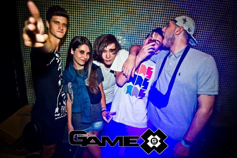 BVNKZ's tweet photo. Family. http://t.co/97AIFKoKng
