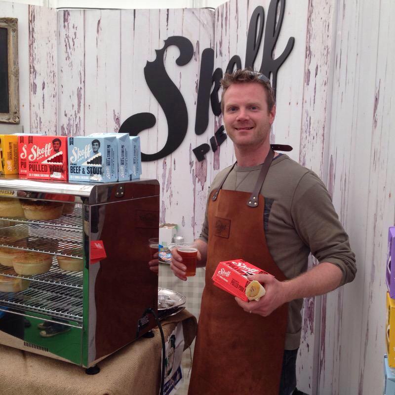 SkoffHQ's tweet photo. Check out this guy with his beer and SKOFF Pie! :) http://t.co/SJDjwH8gVE