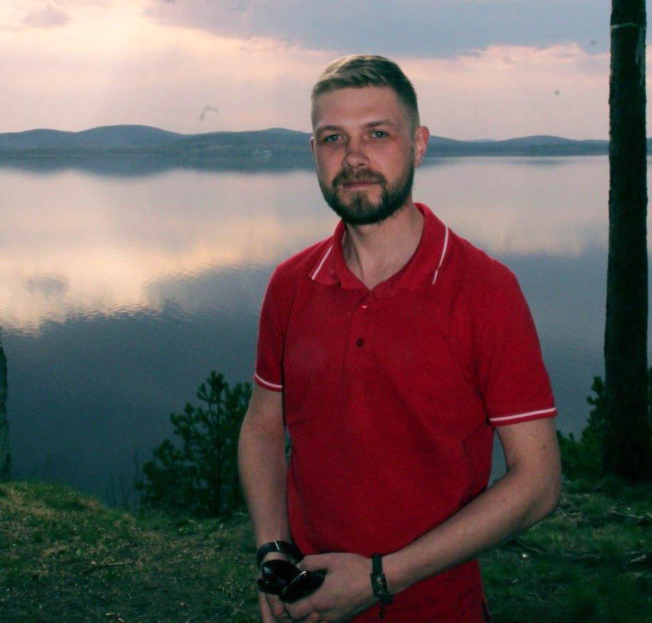 Александр Ляшенко из Среднеуральска устраивает волонтерские уборки города priderussia.ru/archives/2861