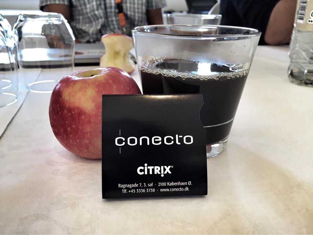 SorenSSloth's tweet photo. Så er vi rigtigt i gang!!! #ConectoTechTalk #kaffeiglas http://t.co/AGKtBoKUEp