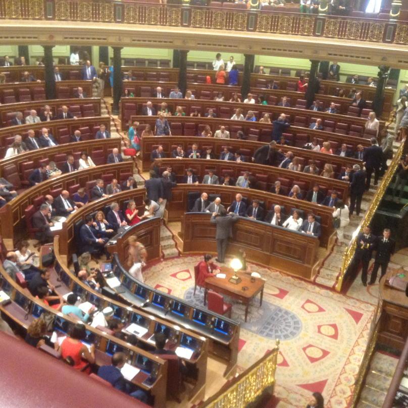 pepeonet's tweet photo. !Qu bonito hubiera sido q el Parlamento debate el rescate griego,hubiese debatido también el debate Bancario español! http://t.co/IspR5wS9OF