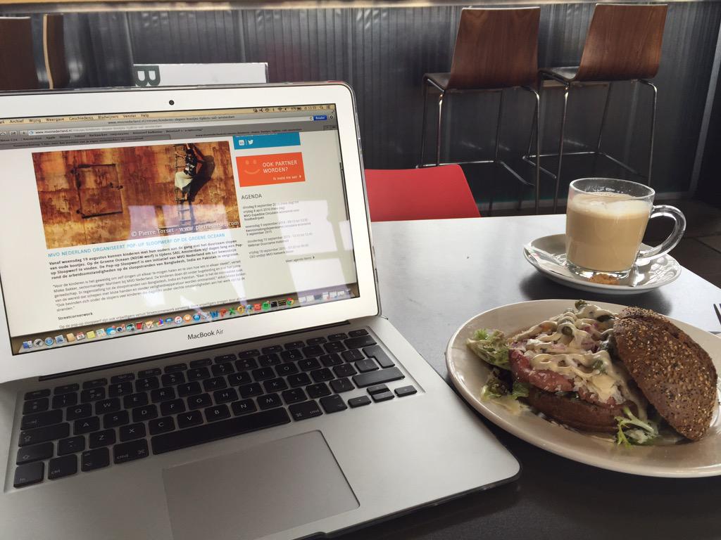 mvandec's tweet photo. Content met m'n werkplek vandaag 😊 #ijkantine #amsterdam #NDSM http://t.co/dGs3fWhUgs