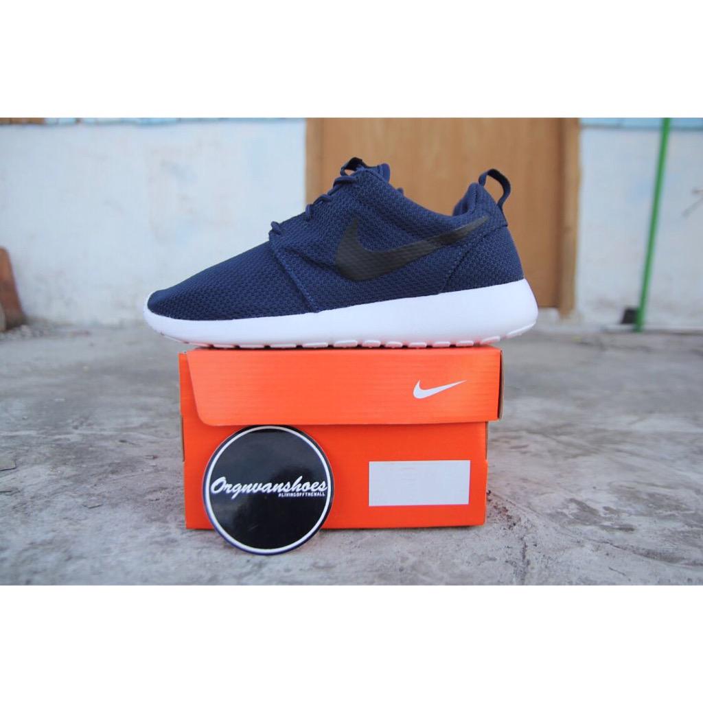Nike Roshe Run Midnight Navy Size 40 40,5 41 42 42,5
BNWB
Wa/sms 08983738648
@SndyShoesID 
<a href="/SneakersINVS/">Sneakers Invasion</a>