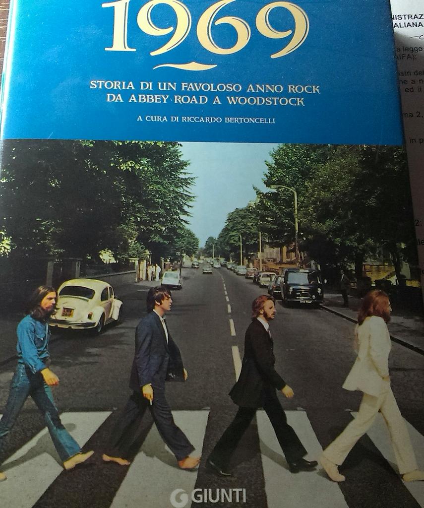 blackbart6996's tweet photo. #SeFossiUnaCopertina sarei 1969, la storia del mio anno in musica di Riccardo Bertoncelli @CasaLettori http://t.co/ldWNQn0gvg