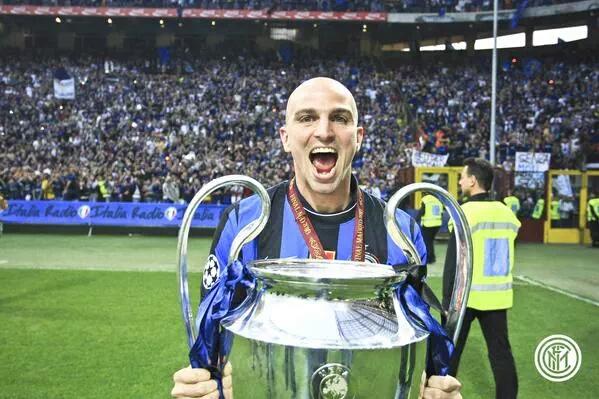 Inter_id's tweet photo. Selamat ulang tahun, Cuchu! Kami tak pernah melupakanmu. Sukses untuk petualangan di @olympiacos_org! #FCIM http://t.co/XooE67zhNV