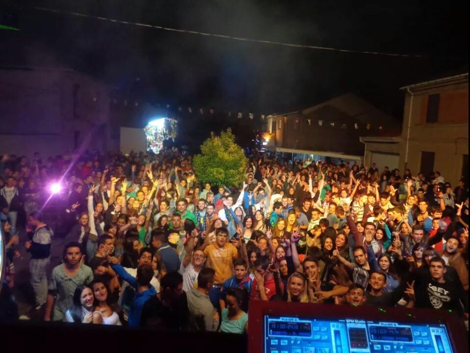 Turcia_Orbigo's tweet photo. Los jueves de Turcia molan y lo sabes. El día 20 comienza el jaleo con Dj Kone &amp; Marc Palacios + Macro Amnexia http://t.co/ahuwjzfZNJ