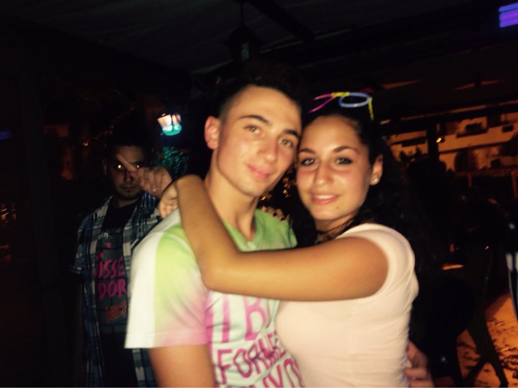 Giuli4villeMe's tweet photo. ❤️❤️❤️🌹👑 http://t.co/mdKKEAkvPK