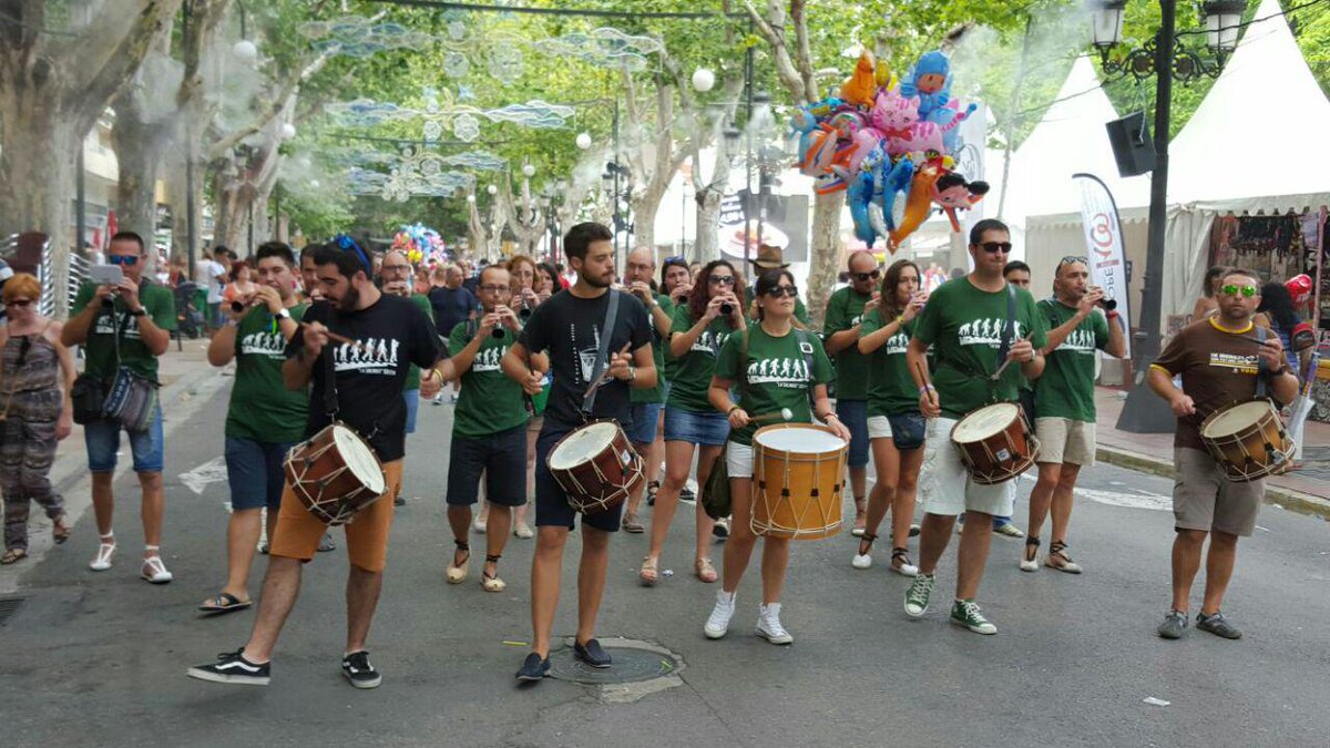 La colla <a href="/LaSocarra/">Colla la Socarrà </a> posem música a la fira :) #FiraXàtiva #xàtiva