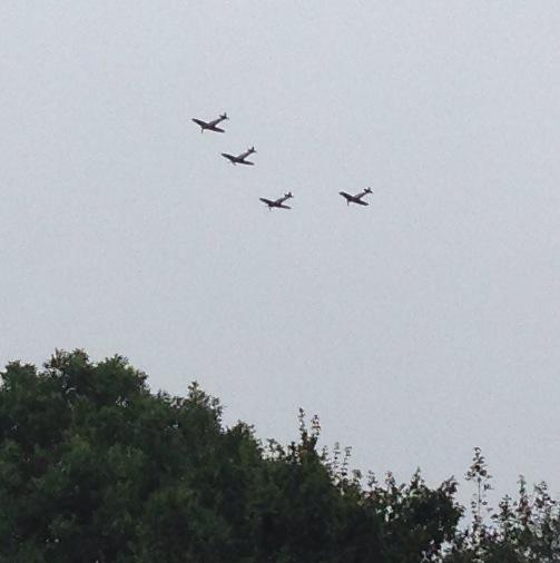 1stGillKentBB's tweet photo. #WW2 fly past over our #bbcamp15 @theboysbrigade http://t.co/tDcFm30mRX