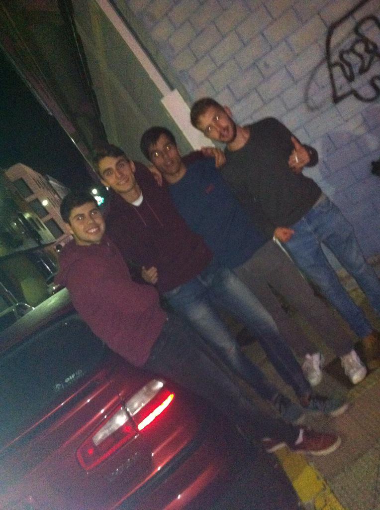 josepj33's tweet photo. @AronLedo_9 homeeeee...miércoles más y mejor http://t.co/marTlx24IW