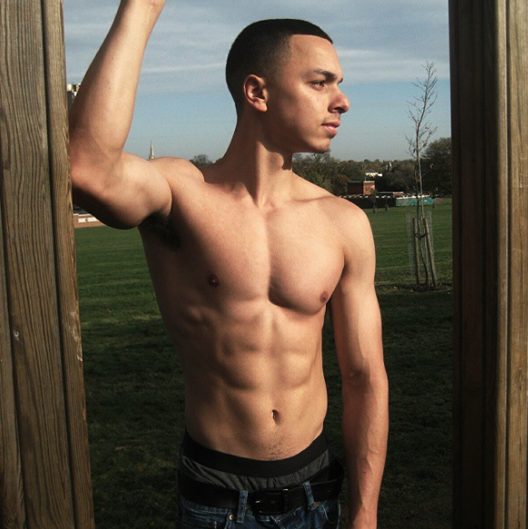 iFunction_Noah's tweet photo. Just give me a bar and I'm good! You don't have to overcomplicate. I believe in training basic movements http://t.co/uZcLmptJ1l