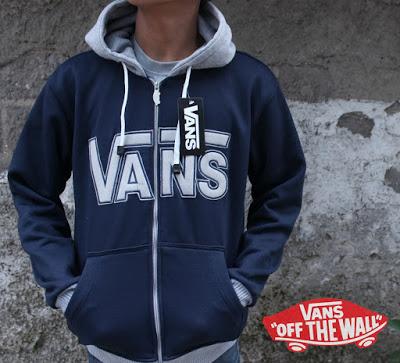 4EverUpdateShop's tweet image. Vans classic grey Fleece 110rb! resell 99rb! lengkap&amp;gt; 4everupdate.com For Order invite Contact d Bio kak :D