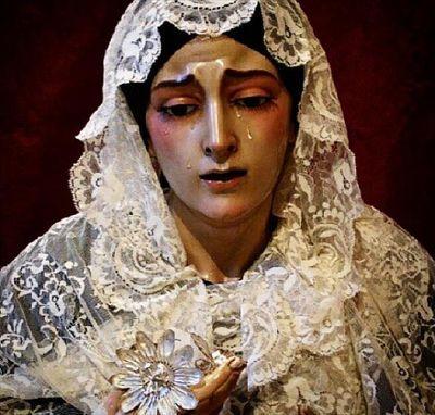 Hoy es martes que en vez de oler a tu manto, huele a biznaga y a brisa salada. <a href="/HdadLasPenas/">Hermandad de las Penas</a>