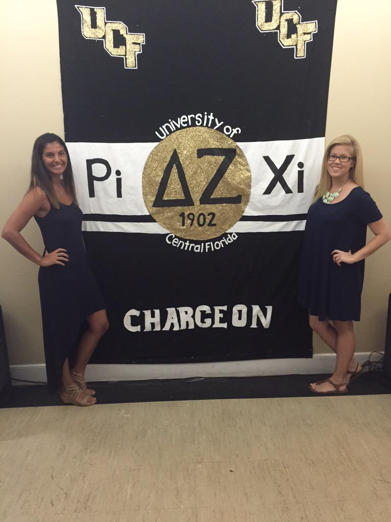 UTDeltaZeta's tweet photo. .@kthom_4 @krockman1294 are excited to help out with UCF recruitment today! @deltazetaucf #dzutampa #dzucf 💕 http://t.co/NqwHQPxMUi