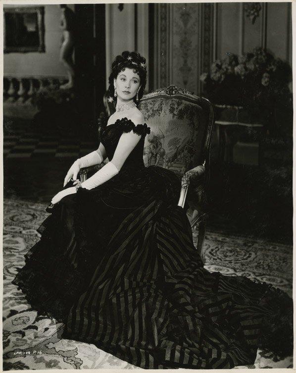 ProudLoyalWise's tweet photo. Watching #AnnaKarenia w/MyCuzLeigh #VivienLeigh #SummerUnderTheStars #SUTS #TCM #TheDMovieParty #SuperbActress #LuvVL http://t.co/fKUFW5QGp9