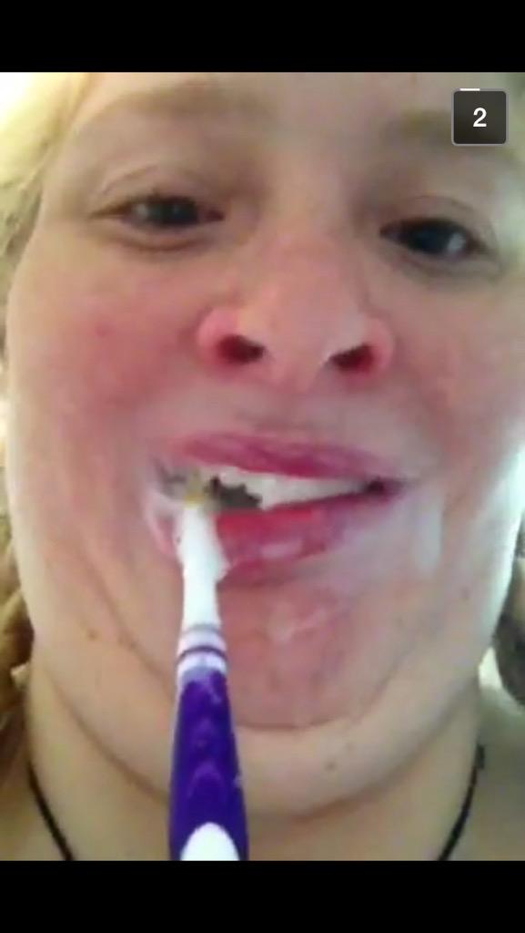 Nia_Nicholas's tweet image. #HowToBrushYourTeeth with @sachgullick