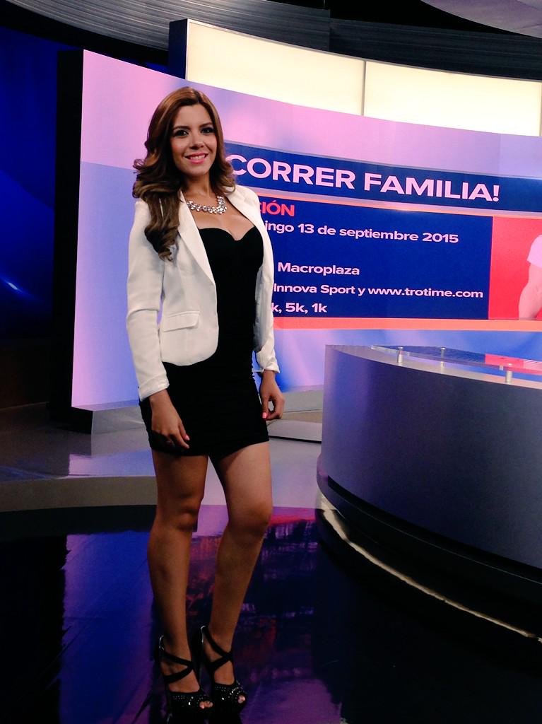 mariluk's tweet photo. De regreso @telediariomty Buenos días !! ☀️⛅️ Los extrañe !! 😚😚😚 http://t.co/2fZK2H9UrP
