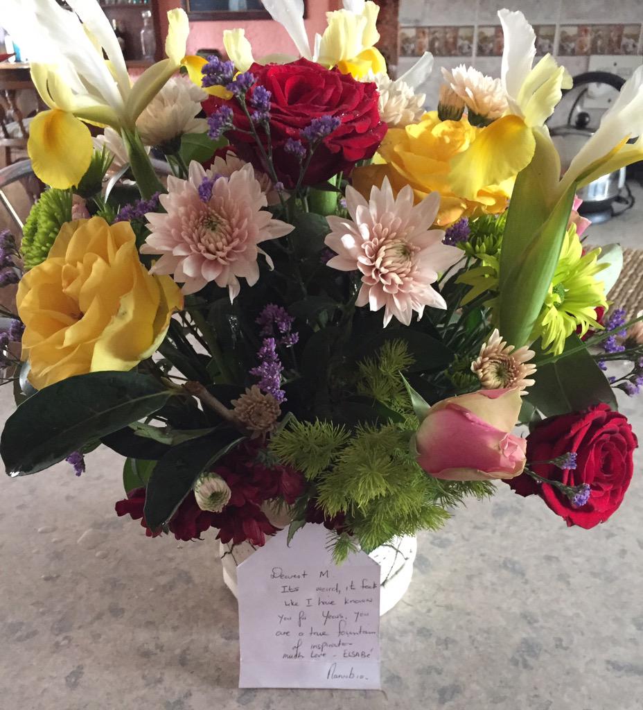 TheeMbaliNkosi's tweet photo. Received flowers from Namibia today ๐ thank you #Elsabรจ #sosweet #Mbalsea http://t.co/3ZEUijOHc8