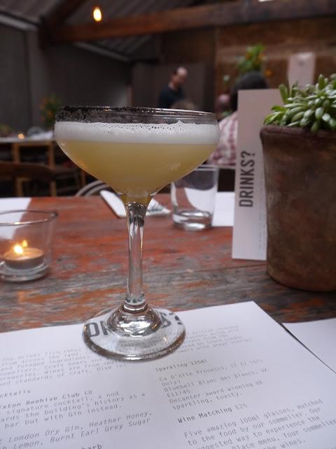 LifestyleLauren's tweet photo. @beehiveplace - a buzzing pop up http://t.co/iFcFYau73E #London #popup  #fdbloggers #foodies http://t.co/fnSpnfiu2o