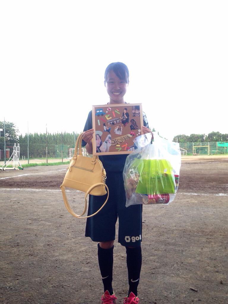 8/14はあやかの
🎉HappyBirthDay🎉
おめでとおめでと
そのかばんかわいーね、そのかばんでどこに行くんでしょうか😍

夏休みもうちょっと頑張りましょう、特に明日明後日

とりあえずすてっきな17歳を☺️