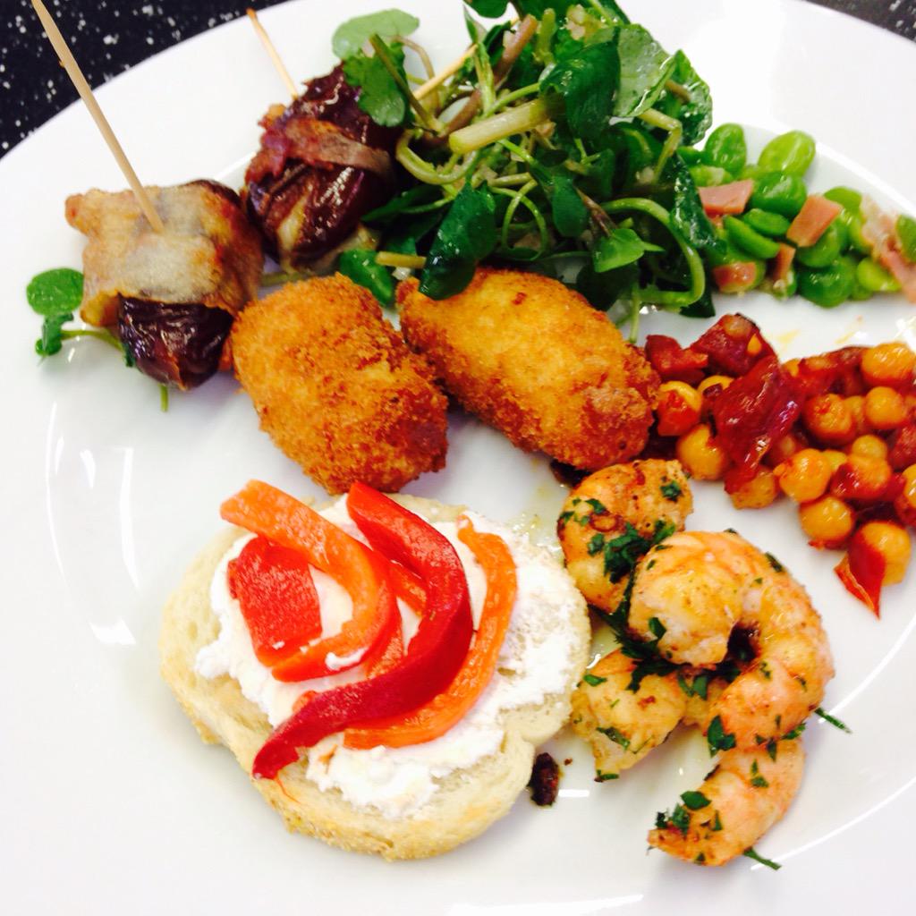 VivienLloyd's tweet photo. Time for Tapas @WICookerySchool @DenmanCollege #spanishcookery http://t.co/2EAtXQ6JtD