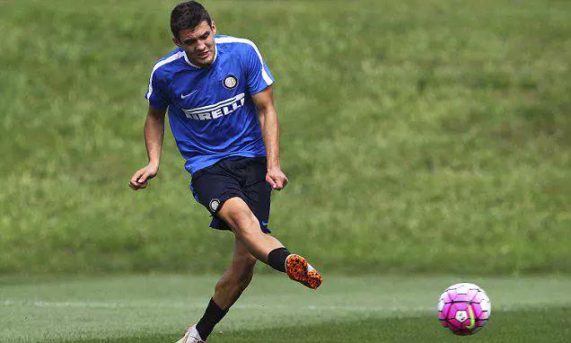 RMadridInfos's tweet photo. In a few minutes, Real Madrid will officially announce Kovačić. 6-year deal &amp; presentation tomorrow. http://t.co/347iLFZZFt