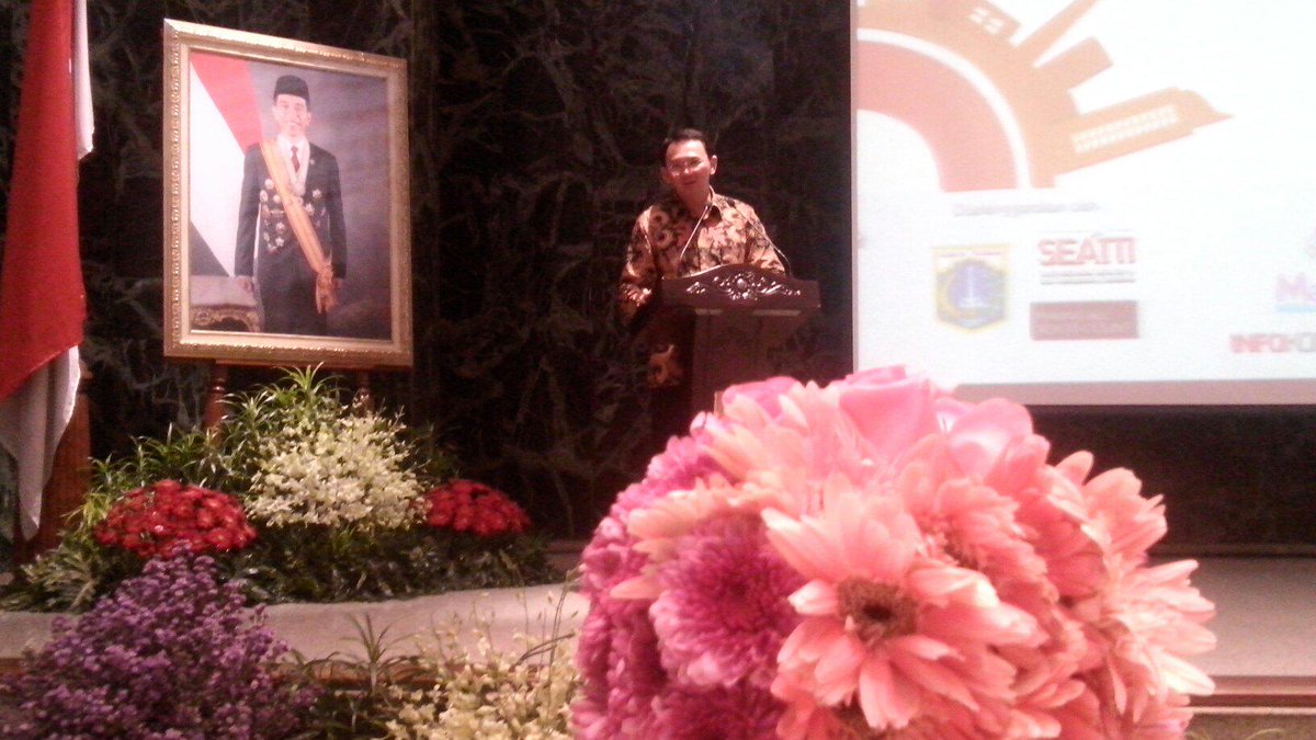 MaryatiAbdullah's tweet photo. @basuki_btp ke depan pegawai2 DKI akan disiapkan aplikasi ut pantau LHKPN dan cegah korupsi #hackjak2015 @sahabatICW http://t.co/my03UcSBQo