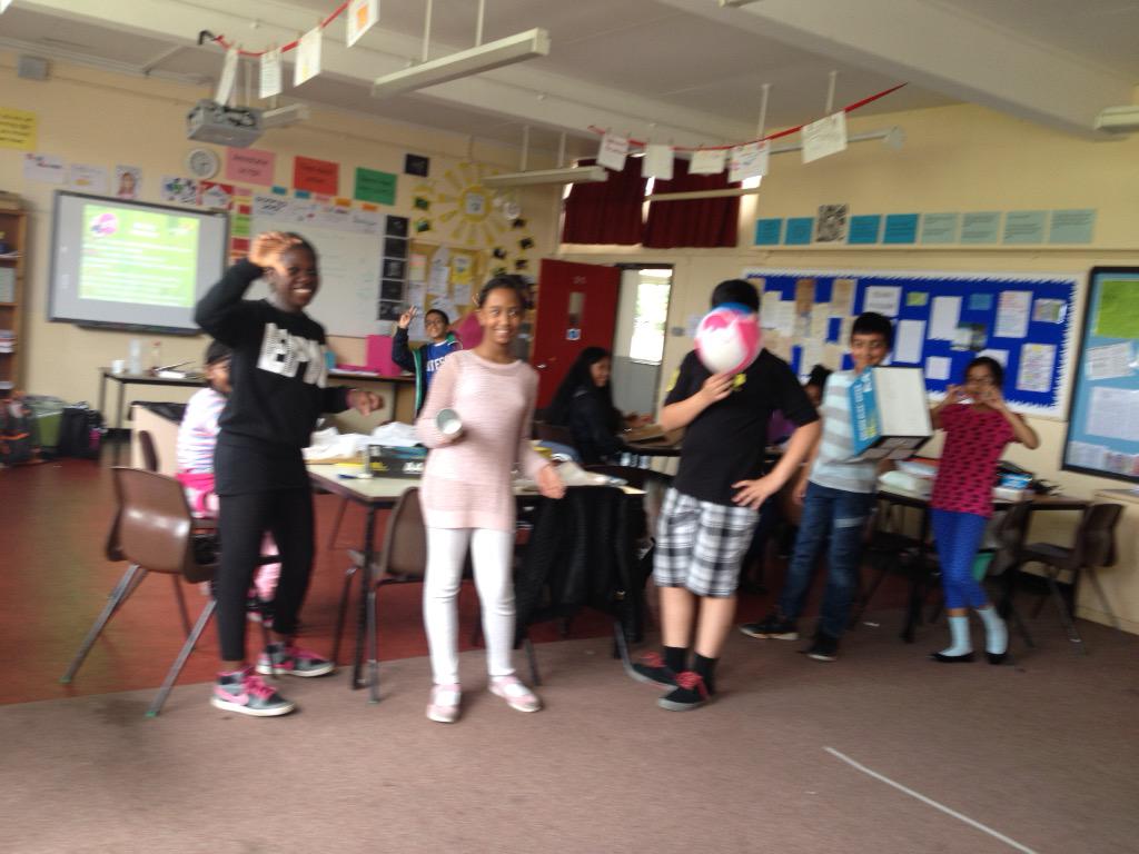 PESS_Nottingham's tweet photo. Learning powers robots invasion: loading 25% and counting.... http://t.co/twOzD1wp8C