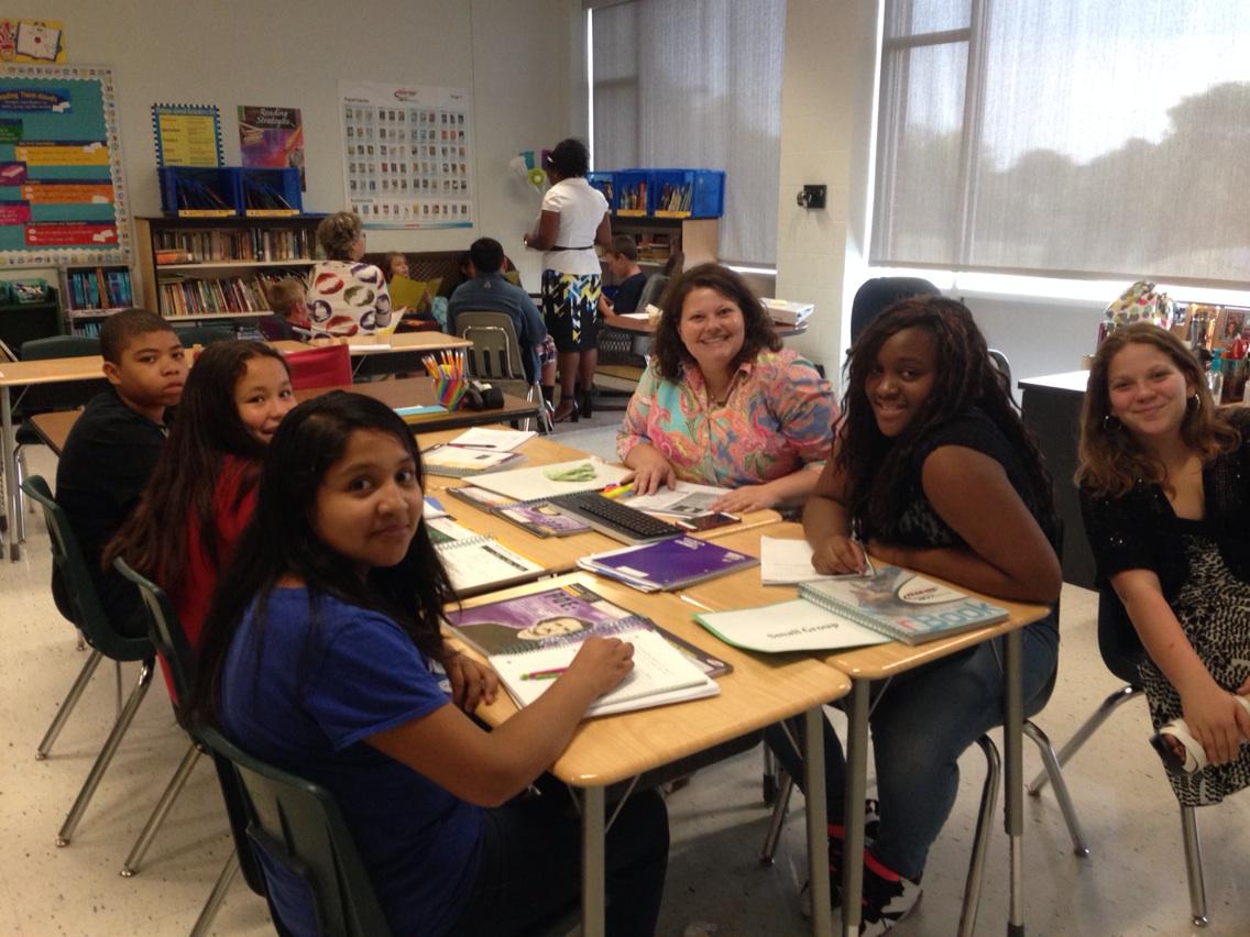 paula_rupp's tweet photo. Ms. Vaughan and Mrs. Thompson have rotations going in Read 180!  @DMMSPrincipal @tweetwps http://t.co/1XFeXfQfq1