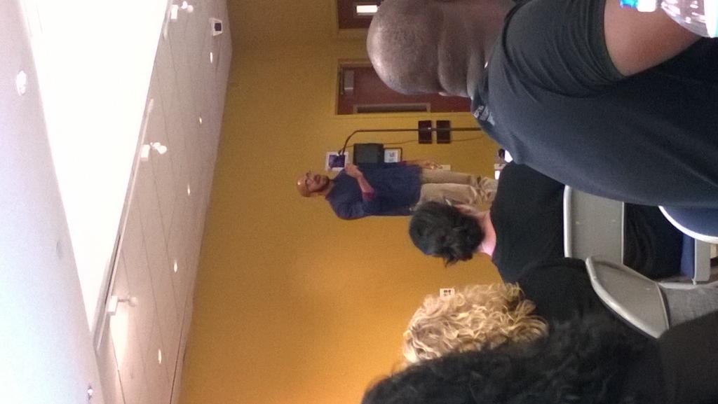 iscott4's tweet photo. #ECET2NY @ClintSmithIII speaking truth about our "voice" http://t.co/g7y7YA16tJ