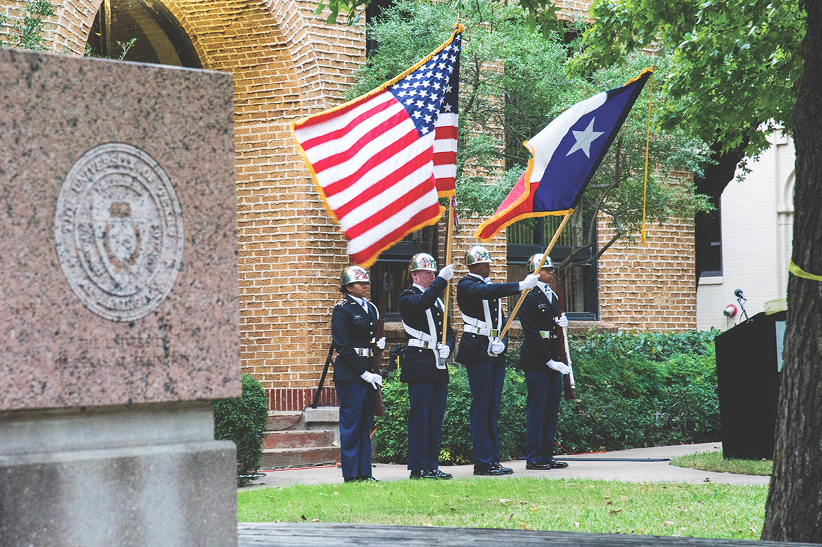 UTArlington's tweet photo. #UTArlington named one of the Top Veteran-Friendly Schools in the nation by @USVeteransMag | http://t.co/Lg4Wo6qcLu http://t.co/baBNyddP7W