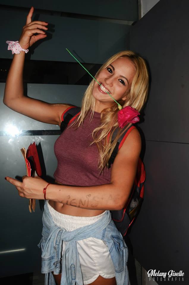 CombateInforma's tweet photo. ¿Si Habria Traspaso A Quién Preferis Que Pase Al Equipo Verde?
RT:Paula Amoedo
FAV:Flor Vigna http://t.co/MubTWe69eH