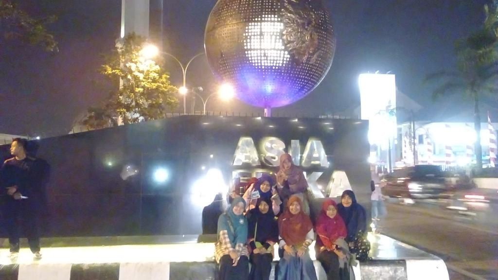 fionaxsa's tweet photo. Bersama.sama http://t.co/qGABbb3Vau