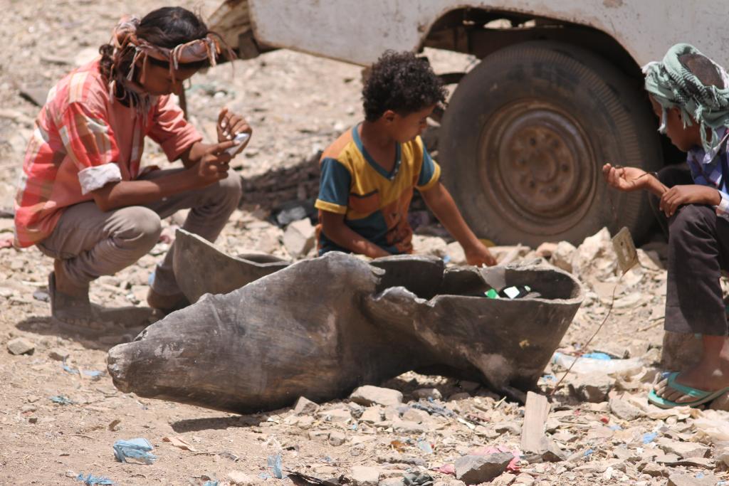 amnestyusa's tweet photo. Bloody trail of civilian death &amp; destruction paved with evidence of #WarCrimes in #Yemen. http://t.co/LZ8C7rgvKI http://t.co/dmvNKcqBF0