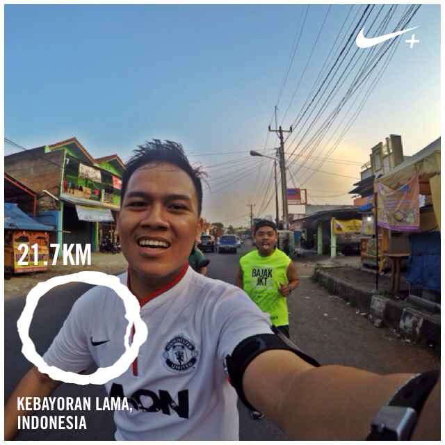 Pra7rit_Medis's tweet photo. Thanks adik papay nemenin lari &amp;  I just ran 21.7 km with Nike+. http://t.co/ufhlGF2QdV #nikeplus http://t.co/7iPagBcL3s