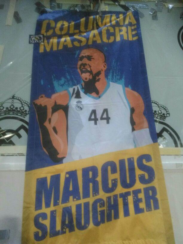 raulseibane's tweet photo. Nueva columna de animación en @GradaFansRMCF . Columna Masacre, con @Slaughter44  de estandarte. http://t.co/p0jNISjgtP