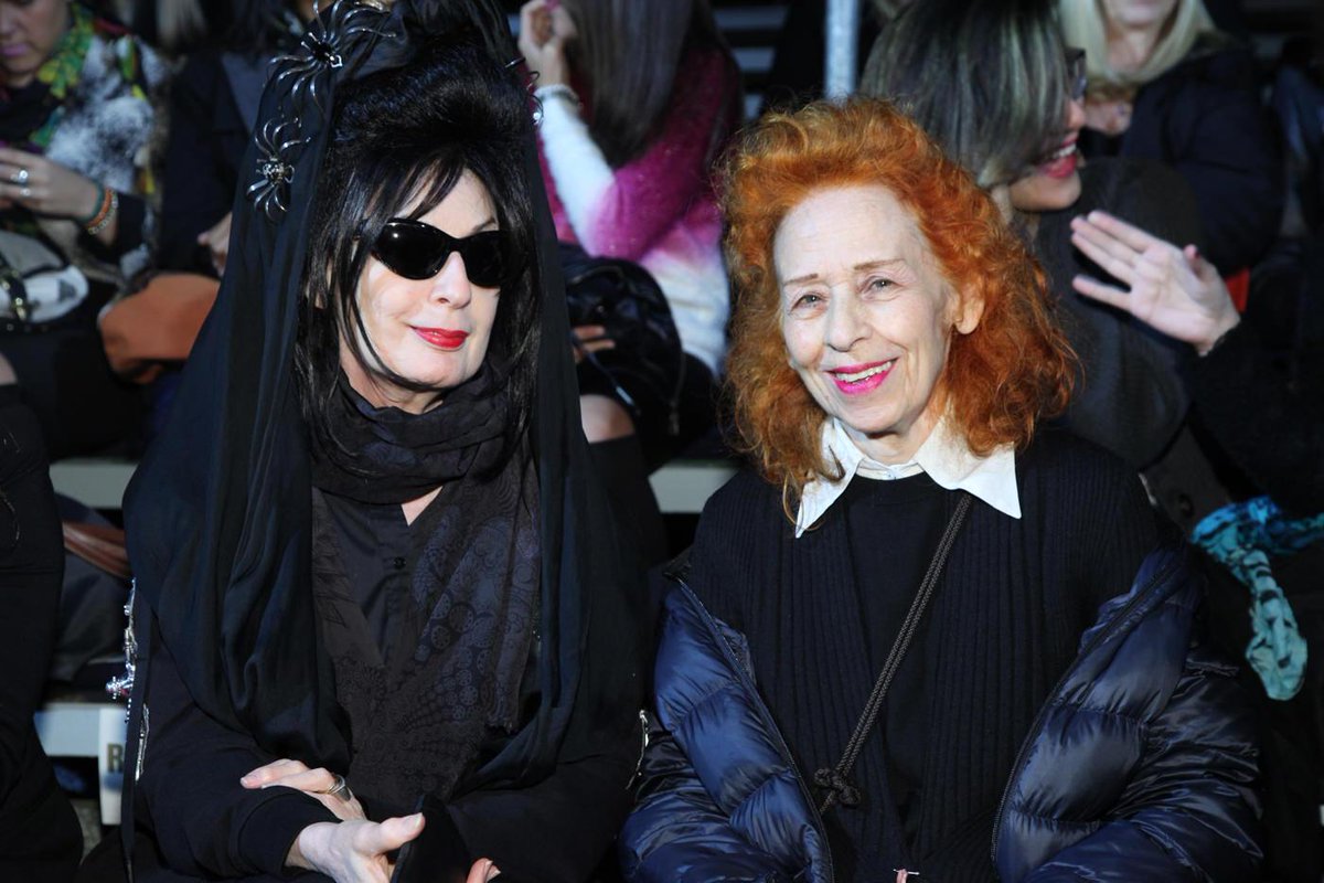 Día 4 #BAFWeek Apuntes finales: 9010.co/1NDuY8m <a href="/NousEtudions/">Nous</a>
<a href="/Urenko/">Urenko</a> @Juanhd <a href="/MarianaDappiano/">DaPPi</a>