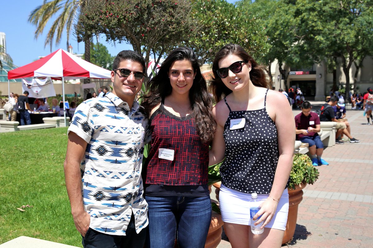 ExperienceSDSU's tweet photo. Hanging out w/ some of our new international students at New Int'l Student Orientation! #HelloSDSU @SDSU_INTL @SDSU http://t.co/8DM479ZhCl