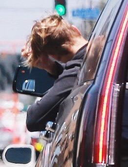 husamhsm's tweet image. his hair #WhereAreUNowVMA