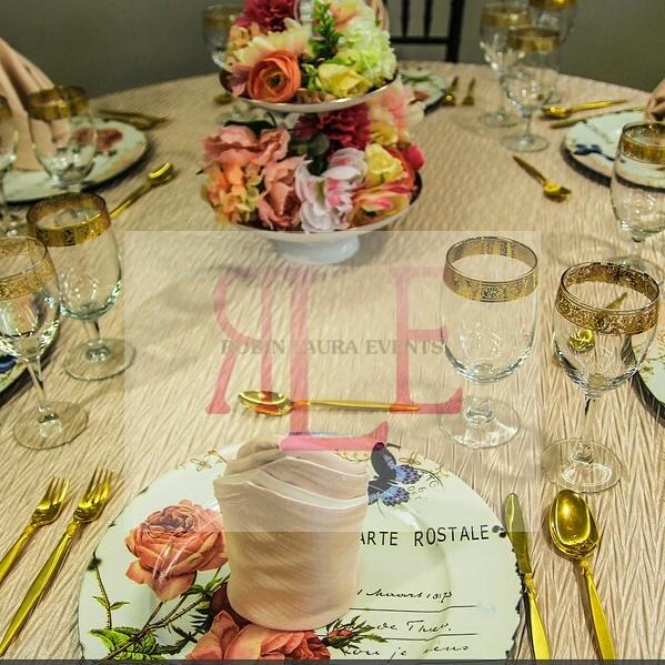 rlevts's tweet image. Victorian setup for a private dinner. #robinlauraevents #eventplanning #eventplannernyc  #florals  #dinnerparty