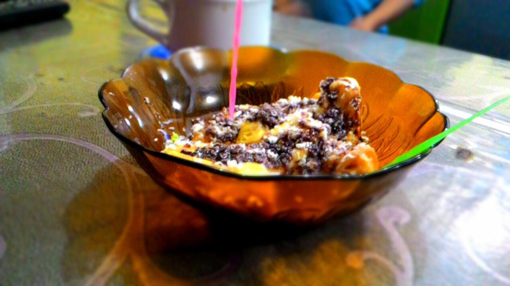 gemilangstudio's tweet photo. Kue pancong ayo coba rasakan nikmat rasanya...cuma ada di studio gemilang doank yg beginih... http://t.co/6I2WwFOHIN