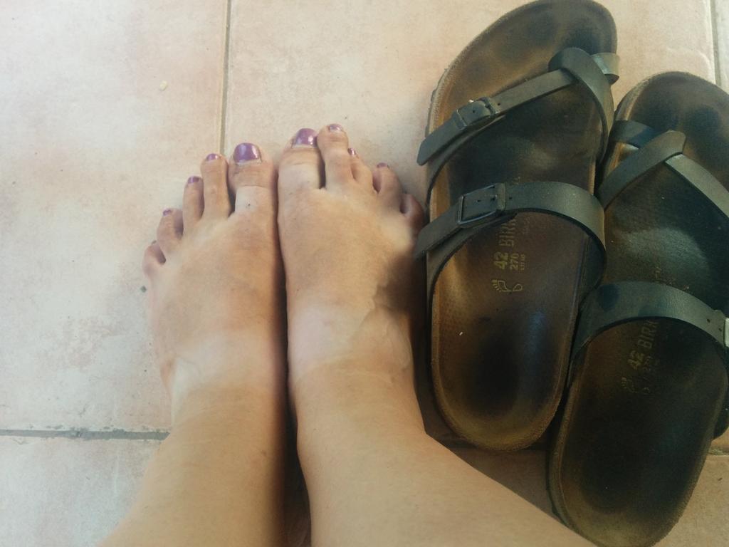 AmberZolc's tweet photo. How beautiful (and filthy) are the feet of those who bring the Good News. Rom 10:15 #ugandalife #notatan http://t.co/s7uhWZEvlh