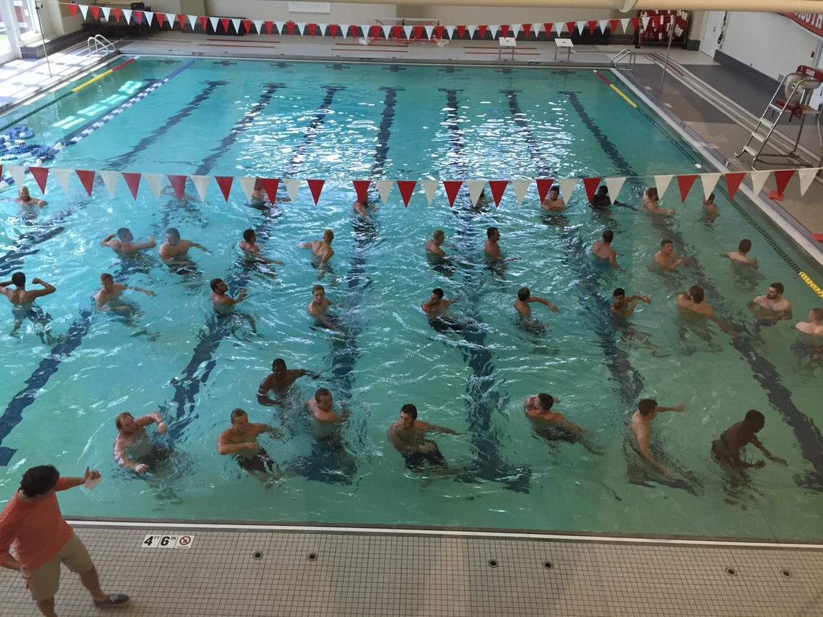 Our guys hit the pool yesterday for a little recovery with Coach Ollis #RollScots #StayingFresh