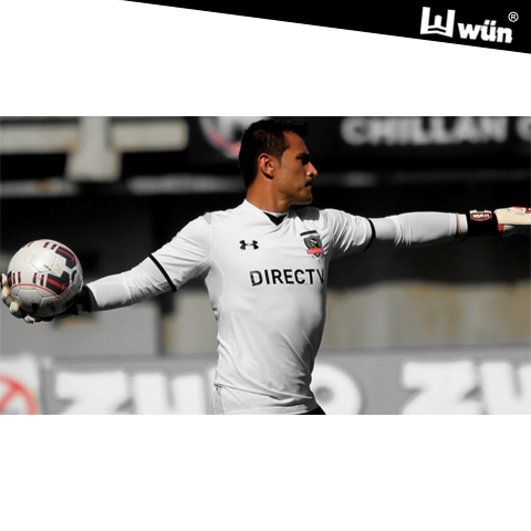 wunfutbol's tweet photo. ¡El verdadero portero surge cuando los demás están vencidos y agotados!  @wunfutbol 
@ColoColo @CAC1KEOFICIAL http://t.co/r5xCHqITcE