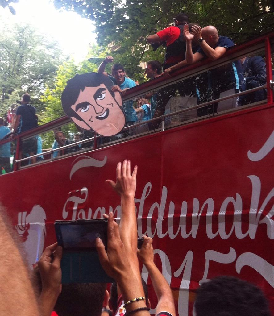 SanJoBuruz's tweet photo. Esto se nos ha ido de las manos!! @AthleticClub #supertxapeldunak #SanJoBuruz http://t.co/9K1n3SRqcZ