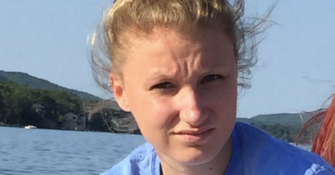 HuffPost's tweet photo. Rosie O'Donnell tweets that her 17-year-old daughter Chelsea has gone missing http://t.co/it4SVaSikM http://t.co/VYcnCjgX5A