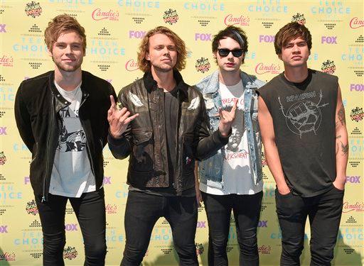 crazyhemmo96's tweet photo. 100 retweets for 5sos?

#ShesKindaHotVMA http://t.co/s9mP1Z2ldO