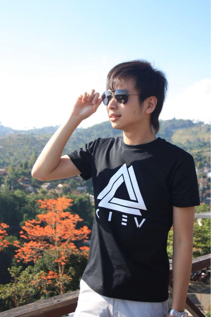 CIEV BLACK T-SHIRT 

READY STOCK

For unisex

Cotton 30s

150k 

HAPPY SHOPPING AND SUPPORT LOCAL BRAND