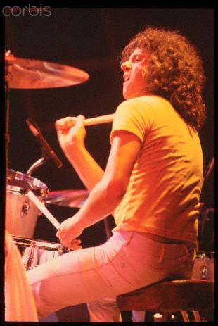 We would like to wish a very Happy Birthday to Dennis Elliott ! 